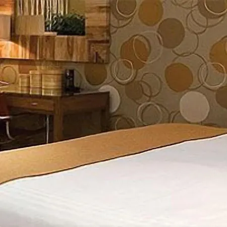 Hotel Gilpin & House